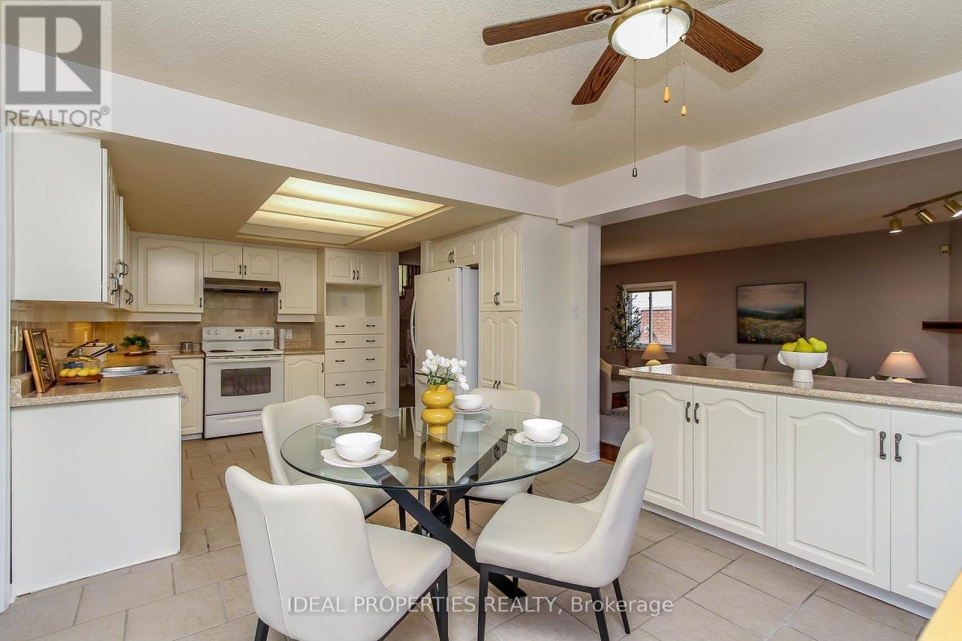 39 HUNTINGS END AVENUE - Photo 15