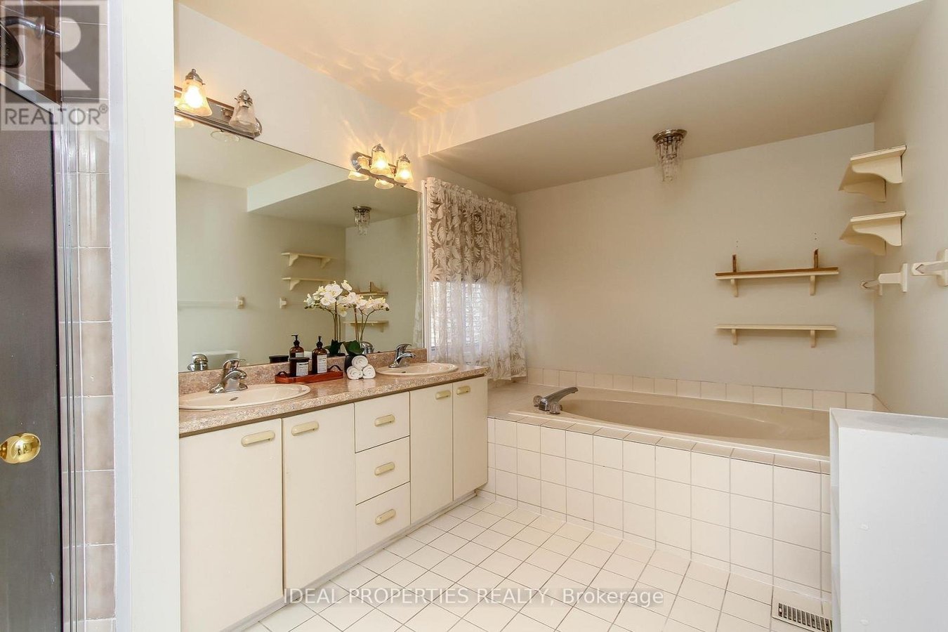 39 HUNTINGS END AVENUE - Photo 26