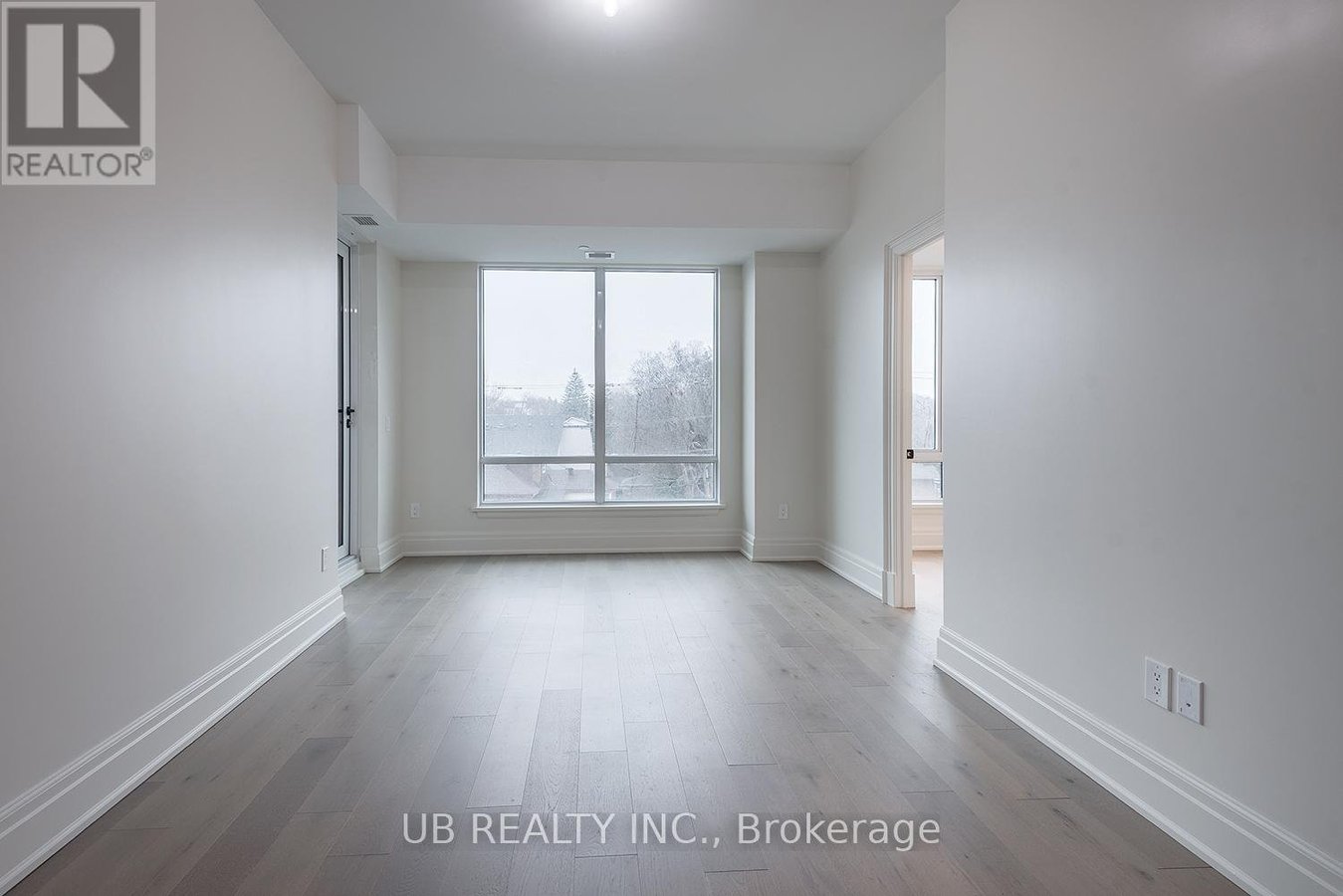 405 - 1451 WELLINGTON STREET W - Photo 4
