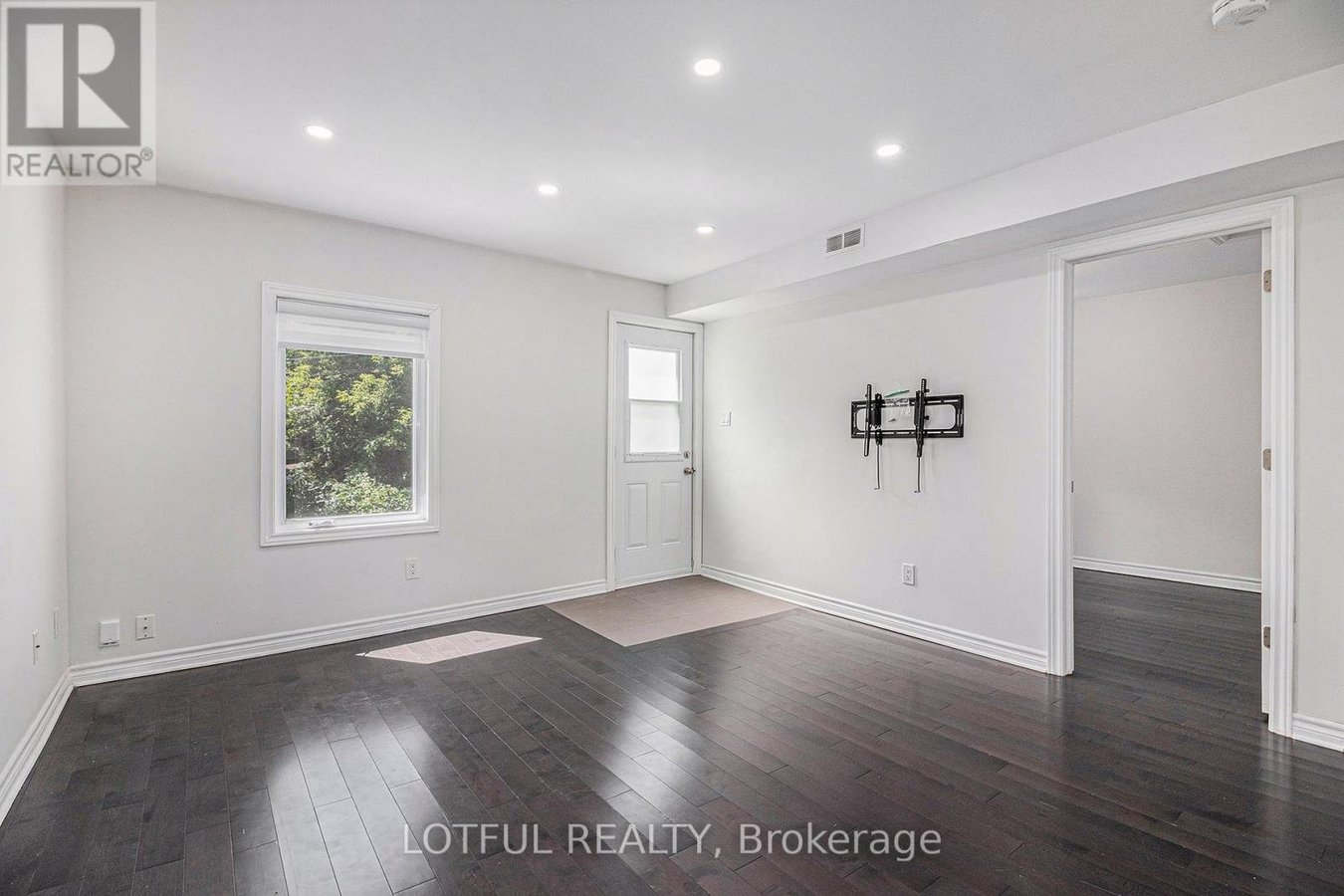 2 - 278 SHAKESPEARE STREET - Photo 3