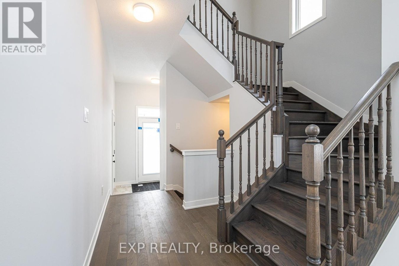 210 ORMISTON CRESCENT - Photo 4