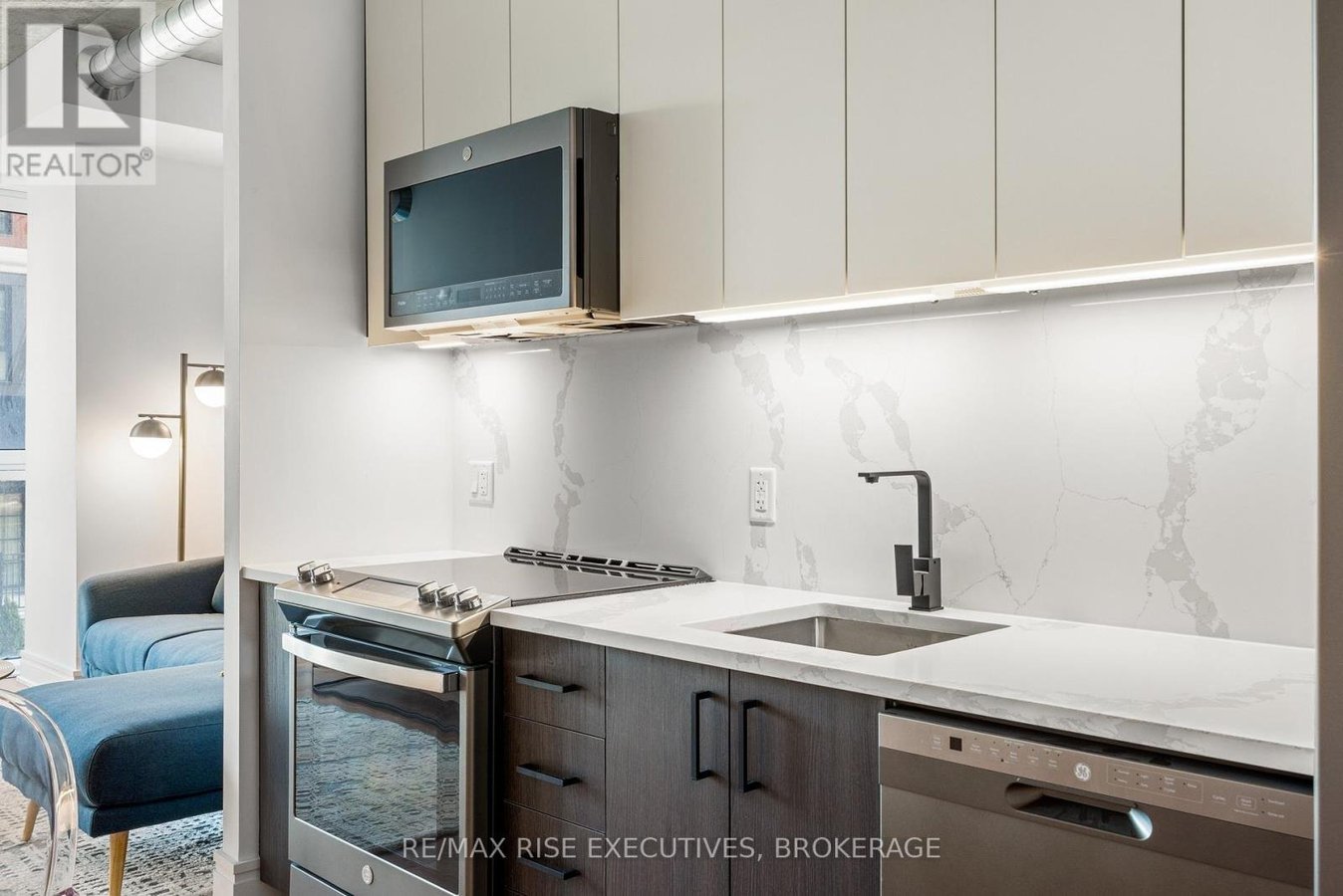 806 - 150 MARKETPLACE AVENUE - Photo 4