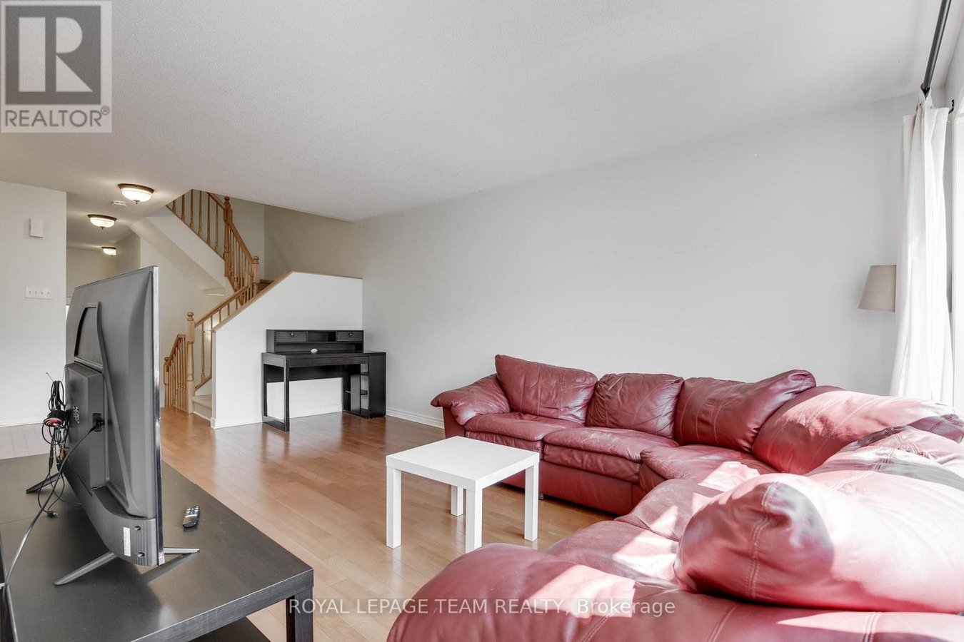 33 SCAMPTON DRIVE - Photo 9