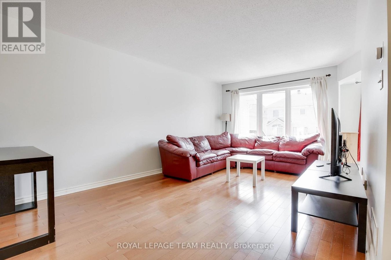 33 SCAMPTON DRIVE - Photo 10