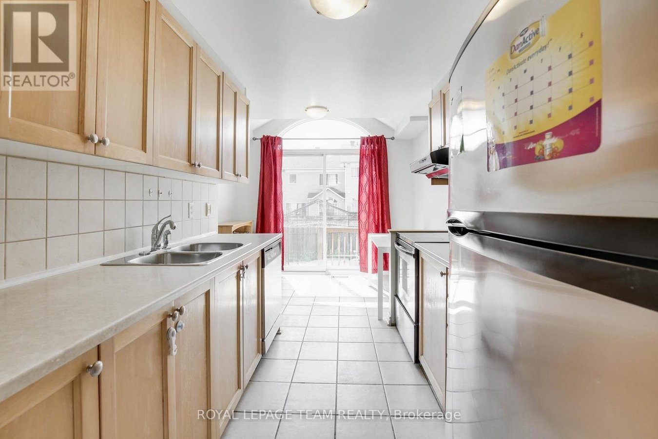 33 SCAMPTON DRIVE - Photo 12