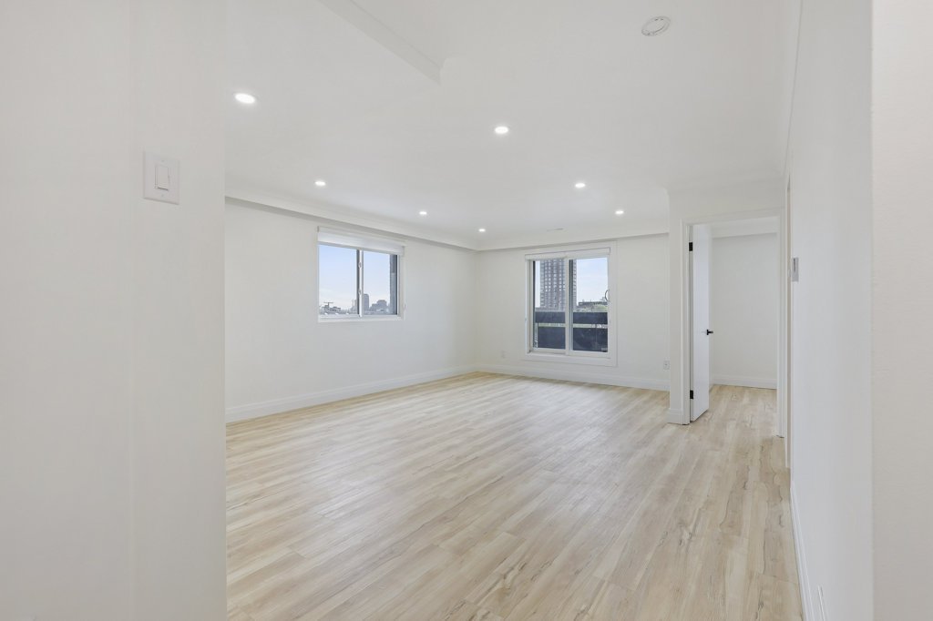 1 Hamilton Avenue North - Photo 6