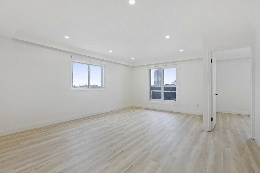 1 Hamilton Avenue North - Photo 7