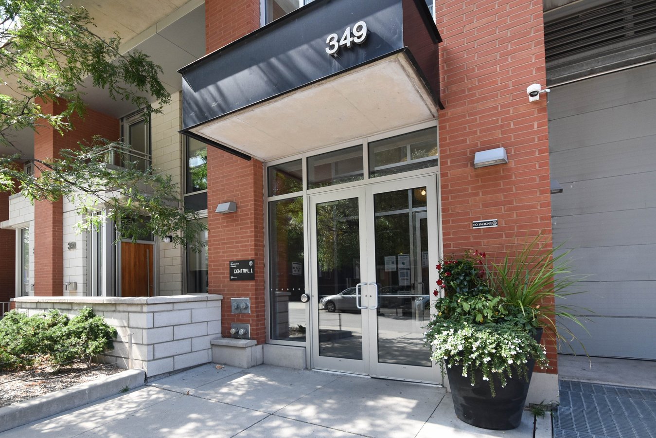 349 McLeod Street - Photo 3