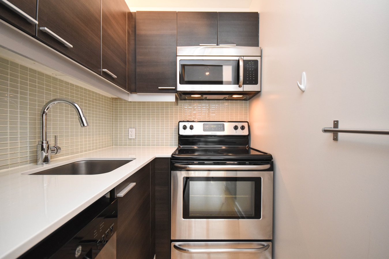 349 McLeod Street - Photo 14