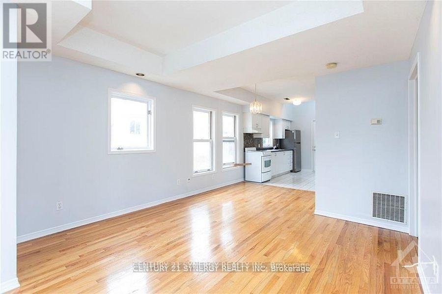 11 - 450 MACLAREN STREET - Photo 3
