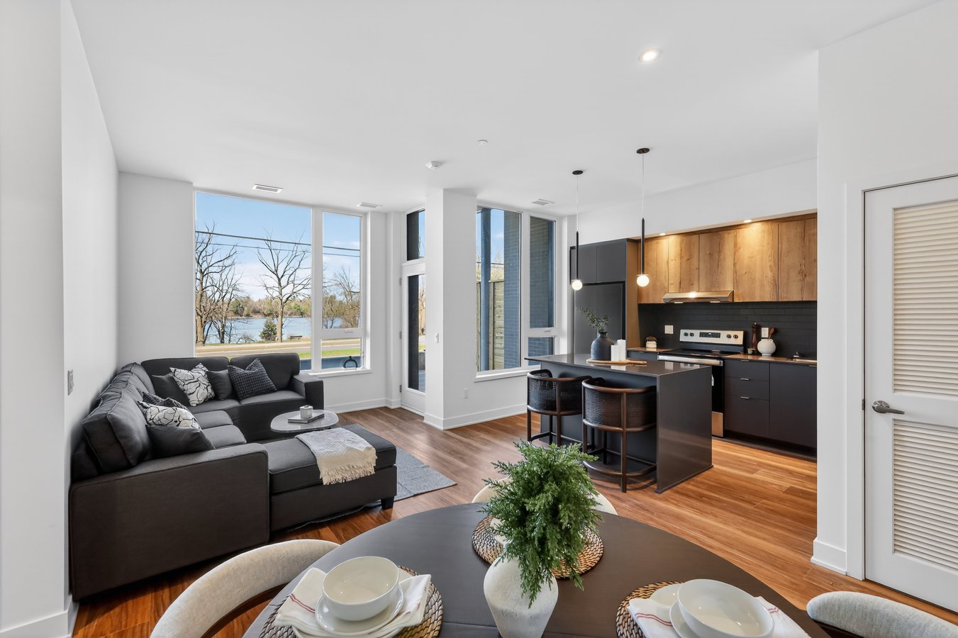 3071 Riverside Drive - Photo 16