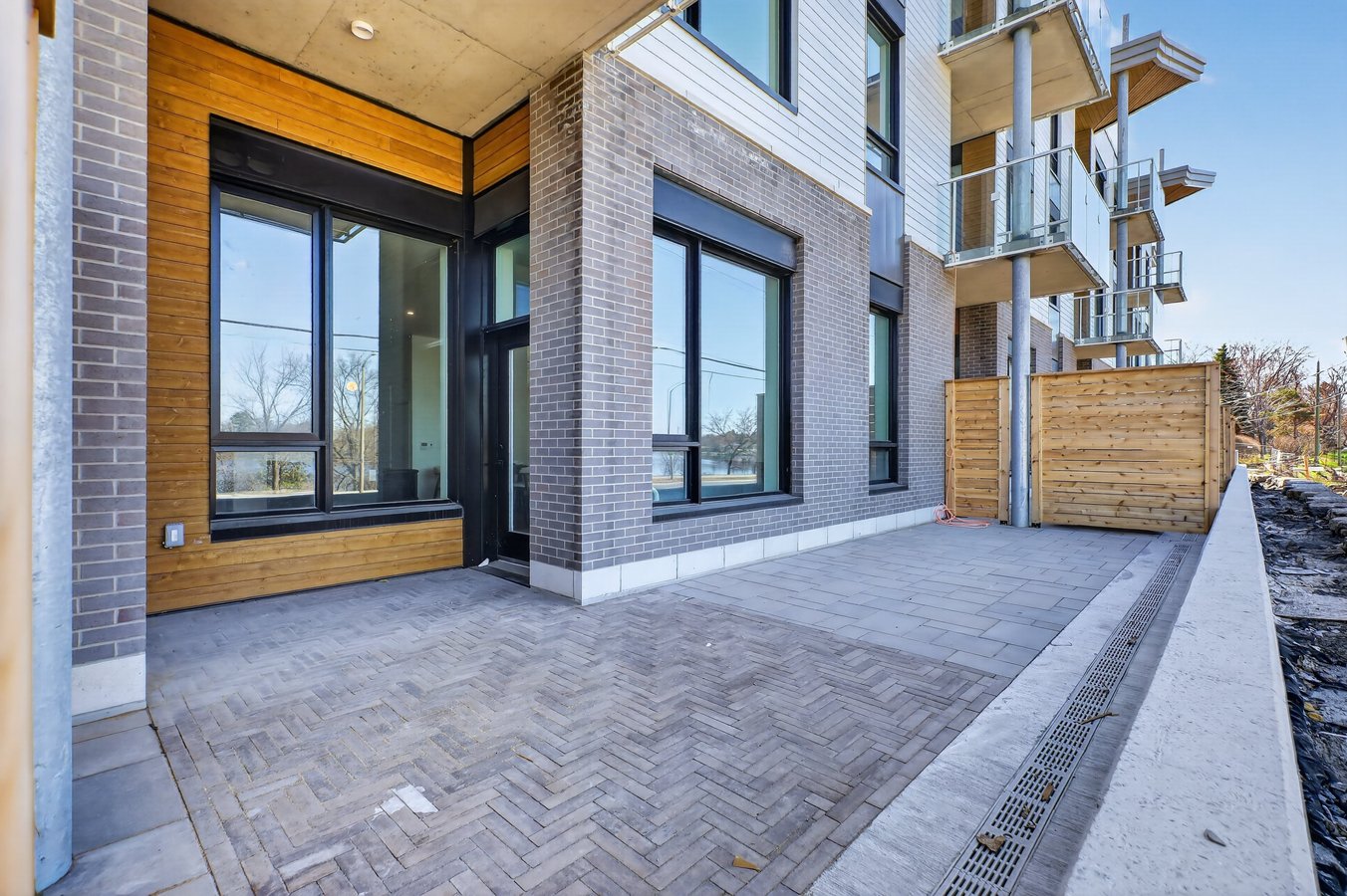 3071 Riverside Drive - Photo 27