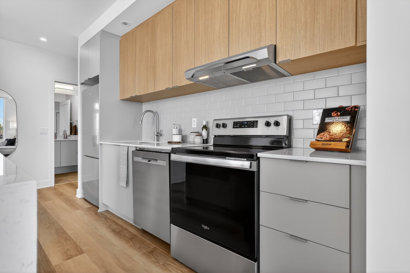 3071 Riverside Drive - Photo 3