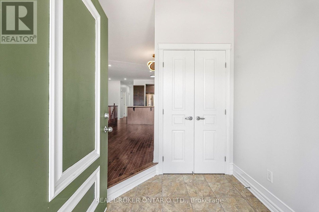 43 CLARIDGE DRIVE - Photo 3