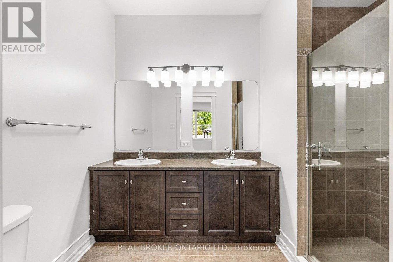 43 CLARIDGE DRIVE - Photo 16