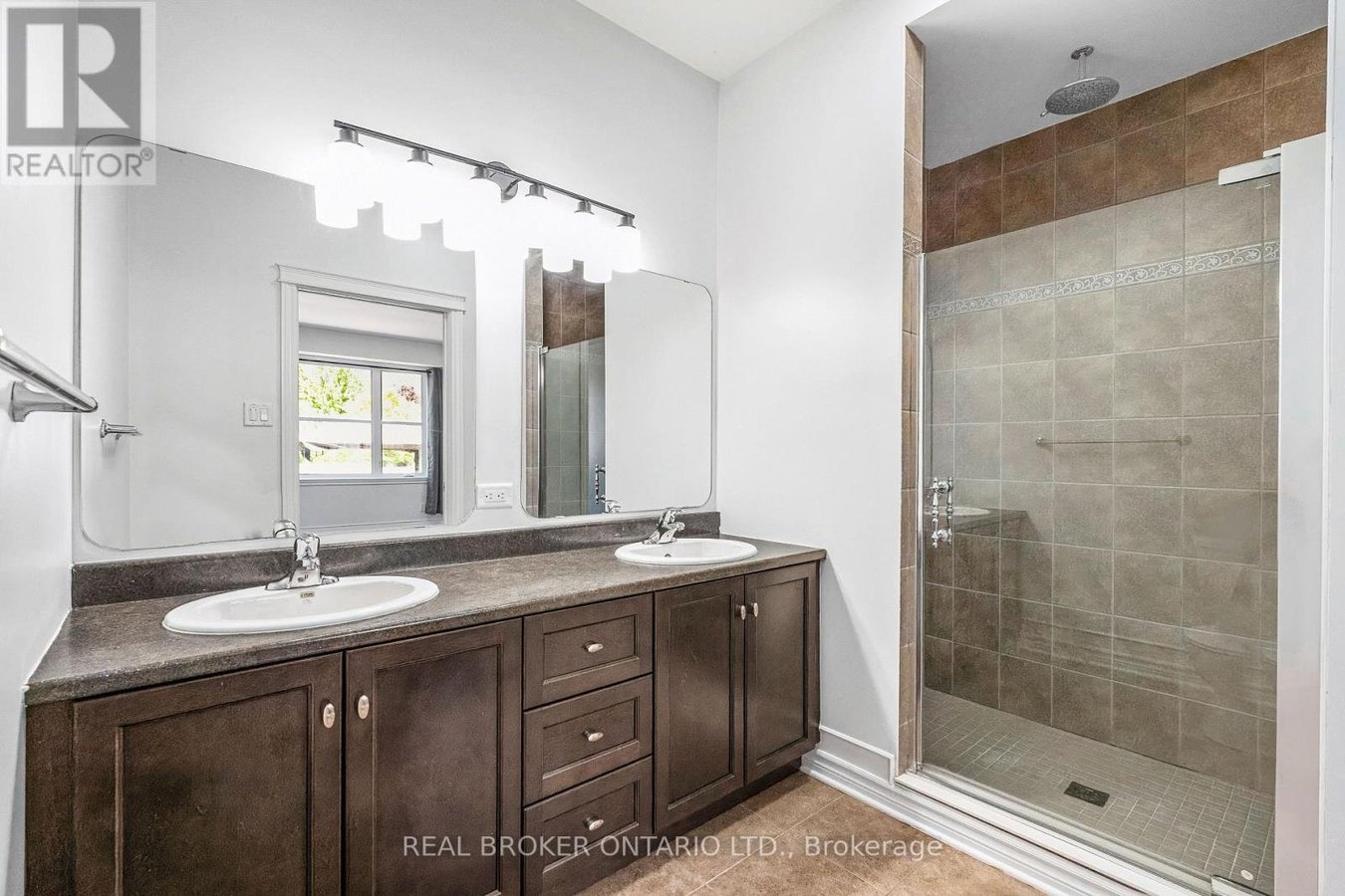 43 CLARIDGE DRIVE - Photo 17