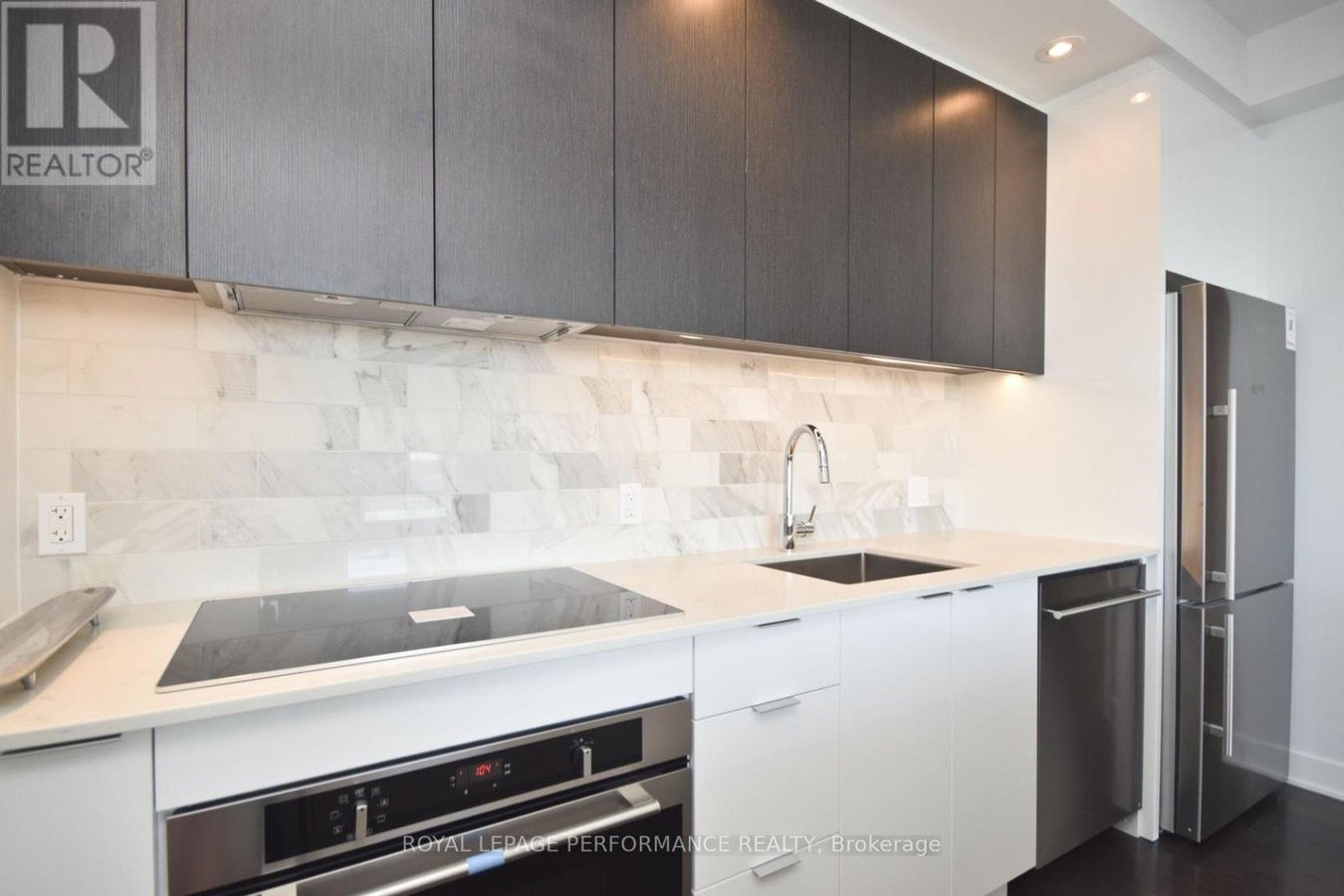 2109 - 20 DALY AVENUE - Photo 9