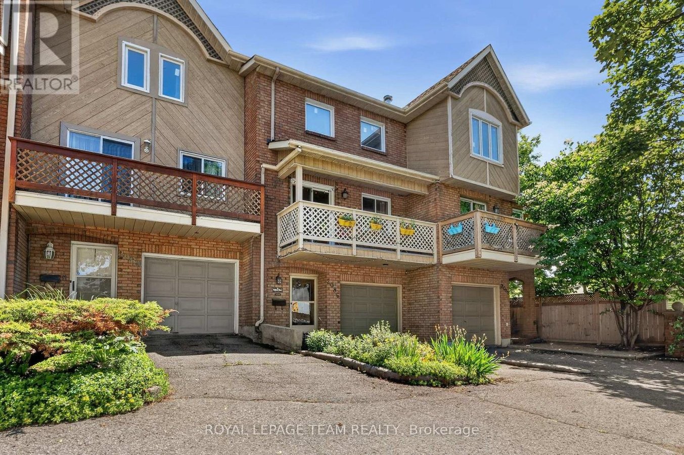 2086 CARLING AVENUE - Photo 2