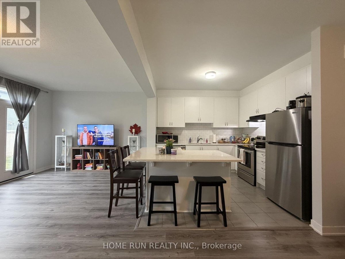 216 BILLRIAN CRES CRESCENT - Photo 3
