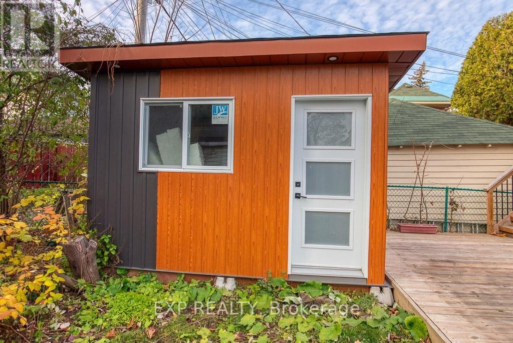 448 HOLLAND AVENUE - Photo 6