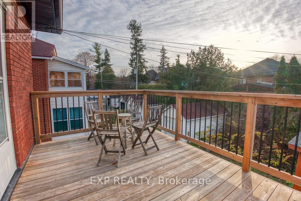 448 HOLLAND AVENUE - Photo 8