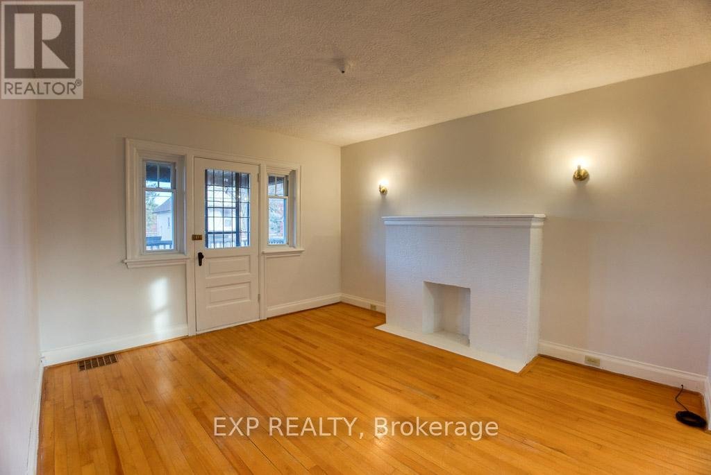 448 HOLLAND AVENUE - Photo 17