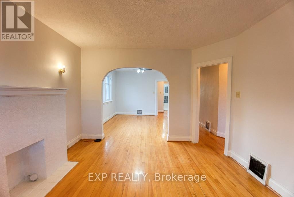 448 HOLLAND AVENUE - Photo 19