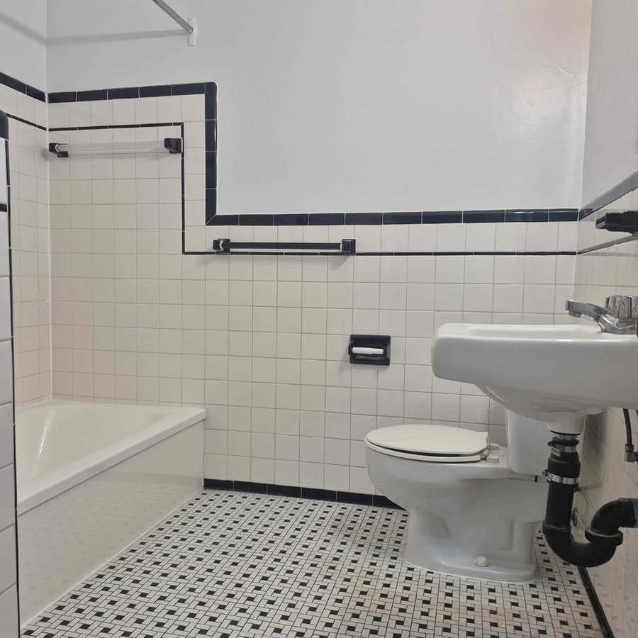 341 Whitby Avenue - Photo 4