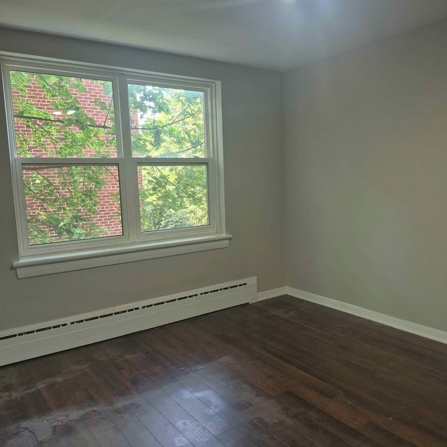 341 Whitby Avenue - Photo 6