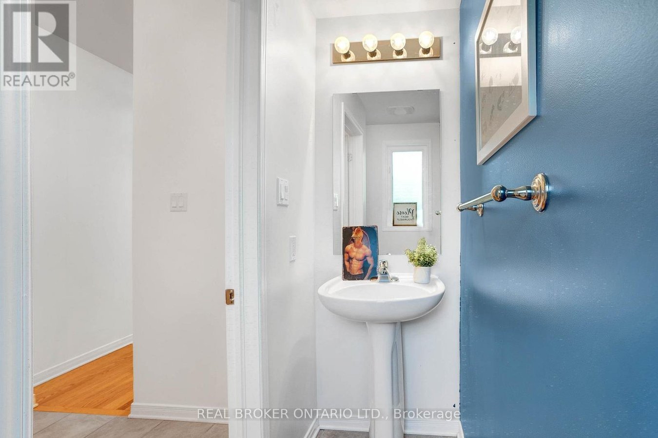 292 LONDON TERRACE - Photo 3
