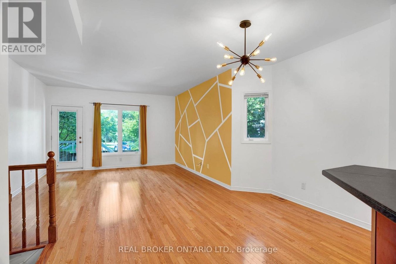 292 LONDON TERRACE - Photo 9