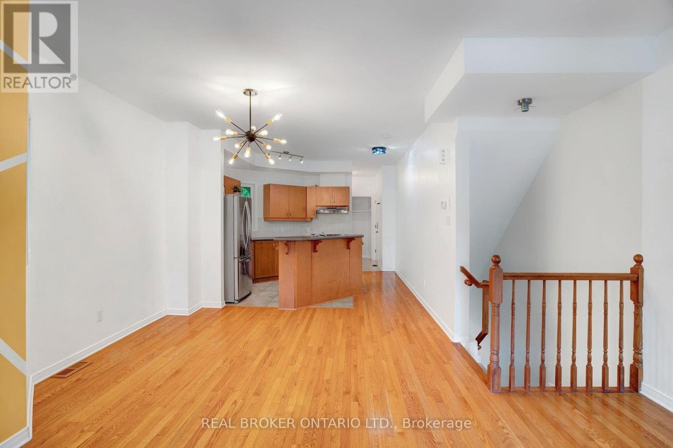 292 LONDON TERRACE - Photo 10