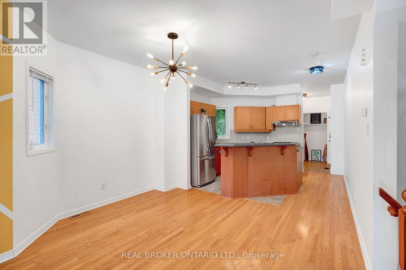 292 LONDON TERRACE - Photo 11