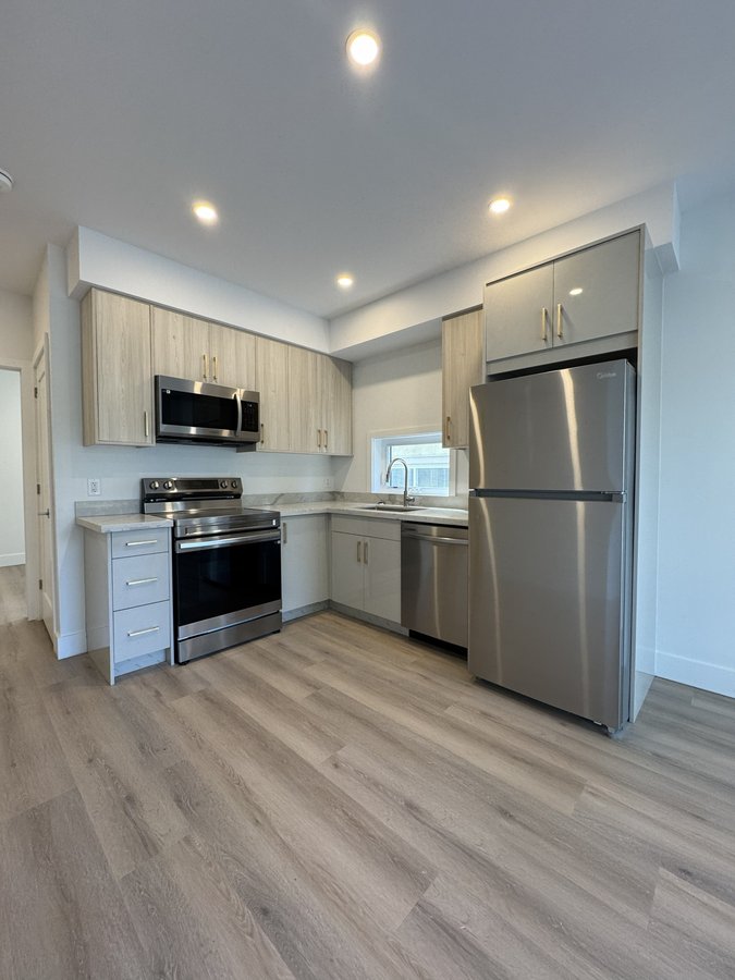 61 Pinehurst Avenue - Photo 3