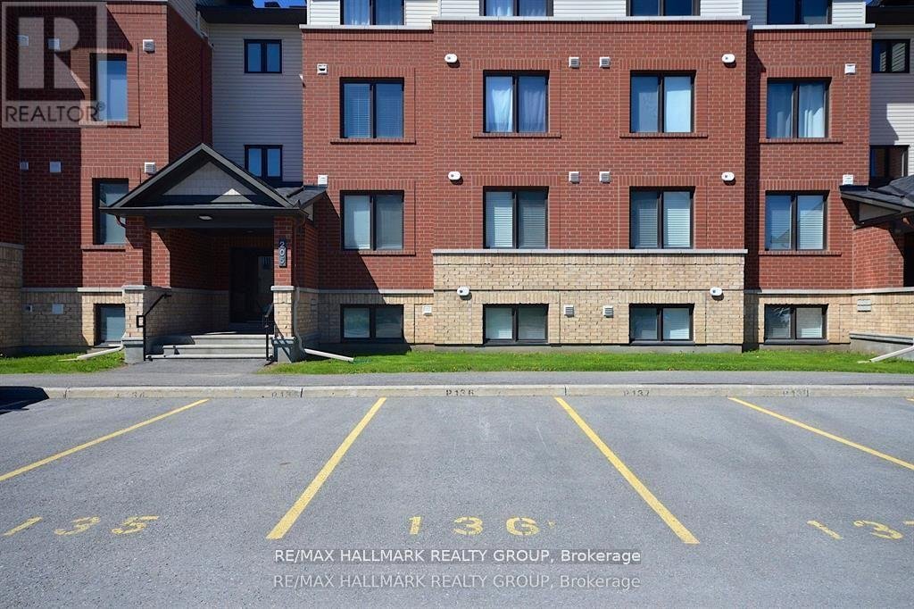 2 - 205 BLUESTONE PRIVATE - Photo 2