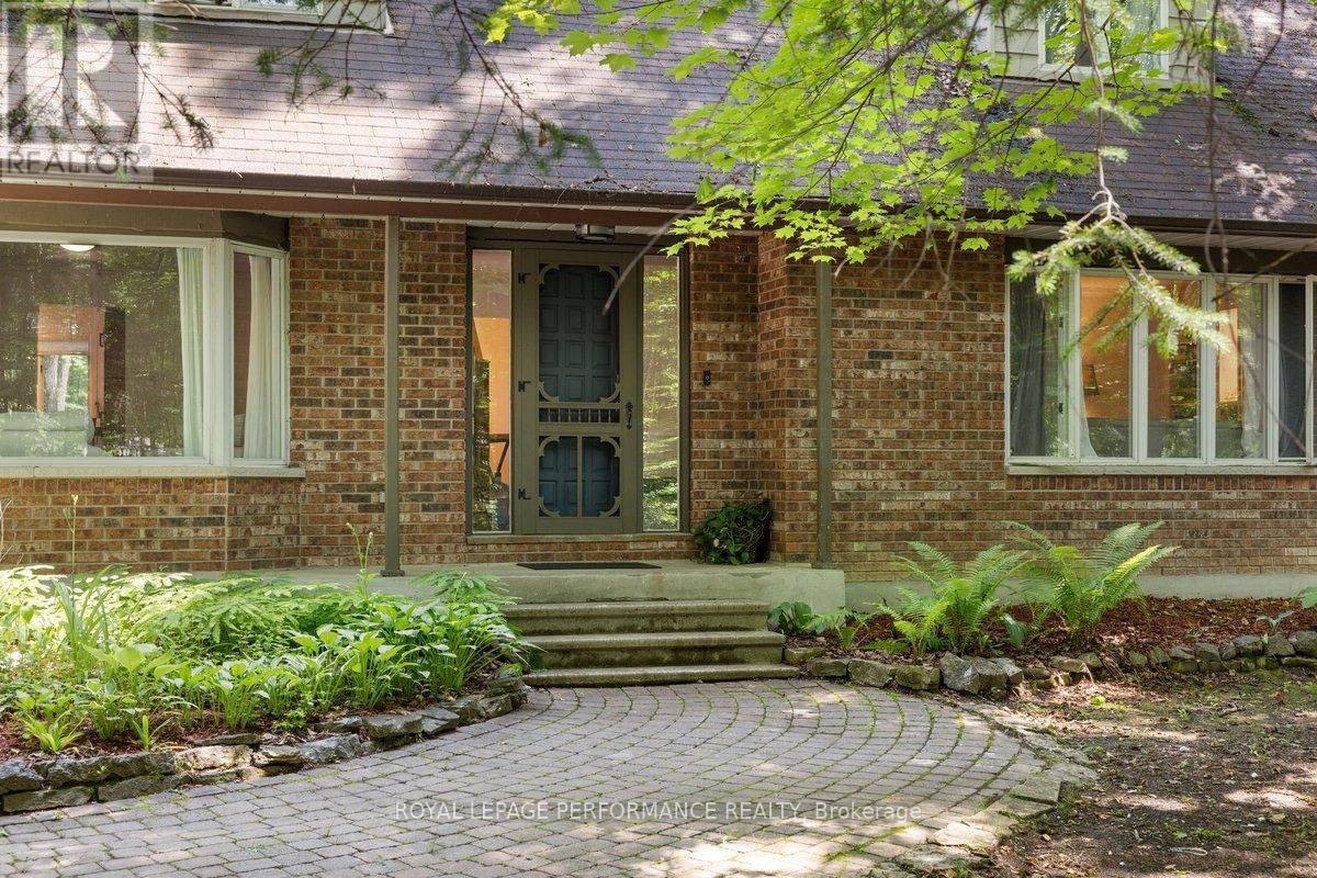1250 ROYAL MAPLE DRIVE - Photo 2