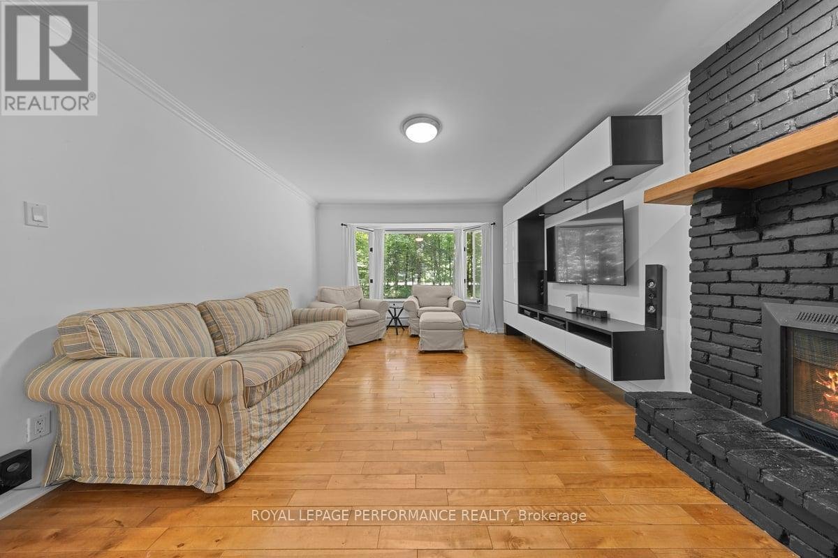 1250 ROYAL MAPLE DRIVE - Photo 4