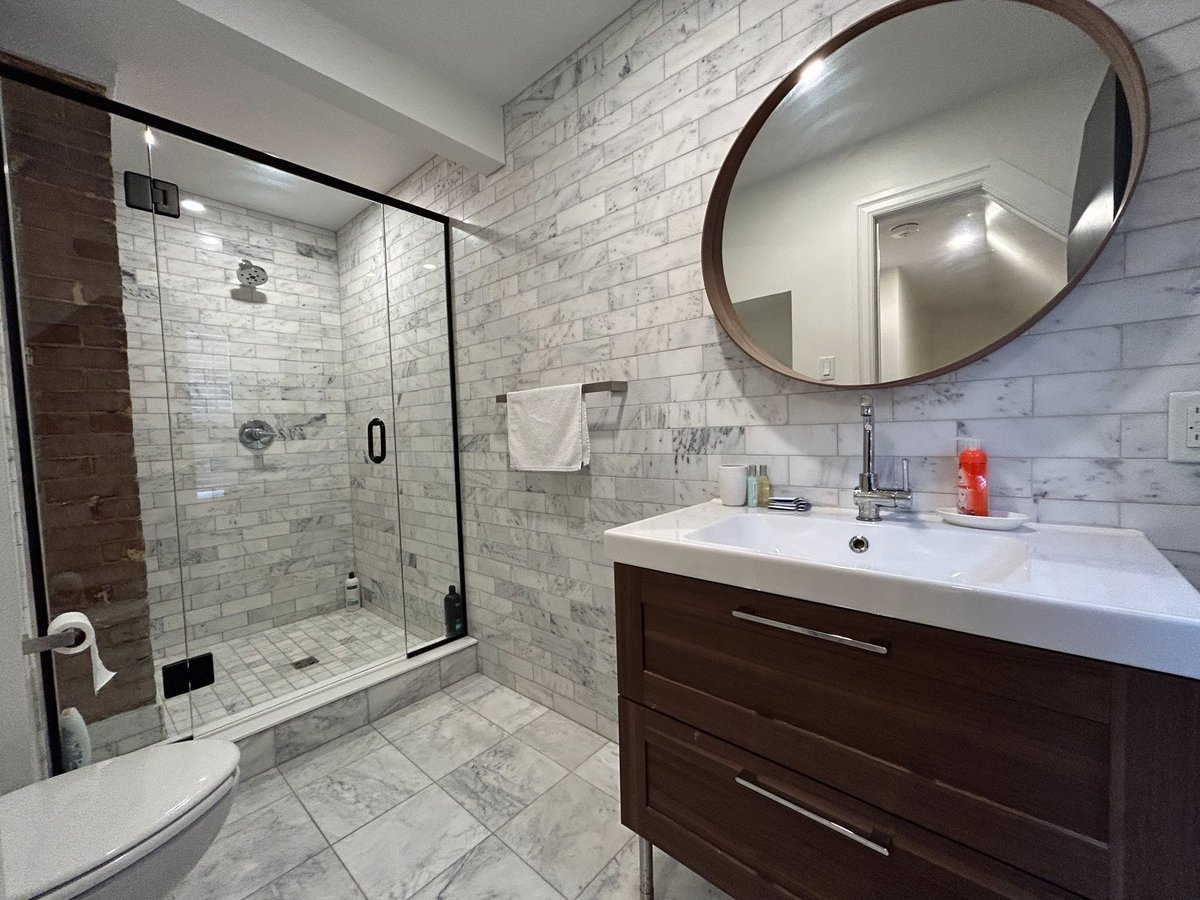 400 MacLaren Street - Photo 3
