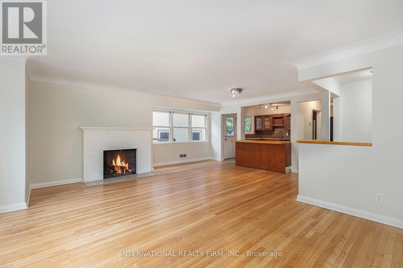 323 LANARK AVENUE N - Photo 6