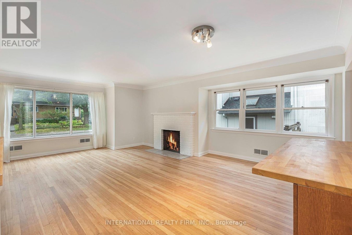 323 LANARK AVENUE N - Photo 9