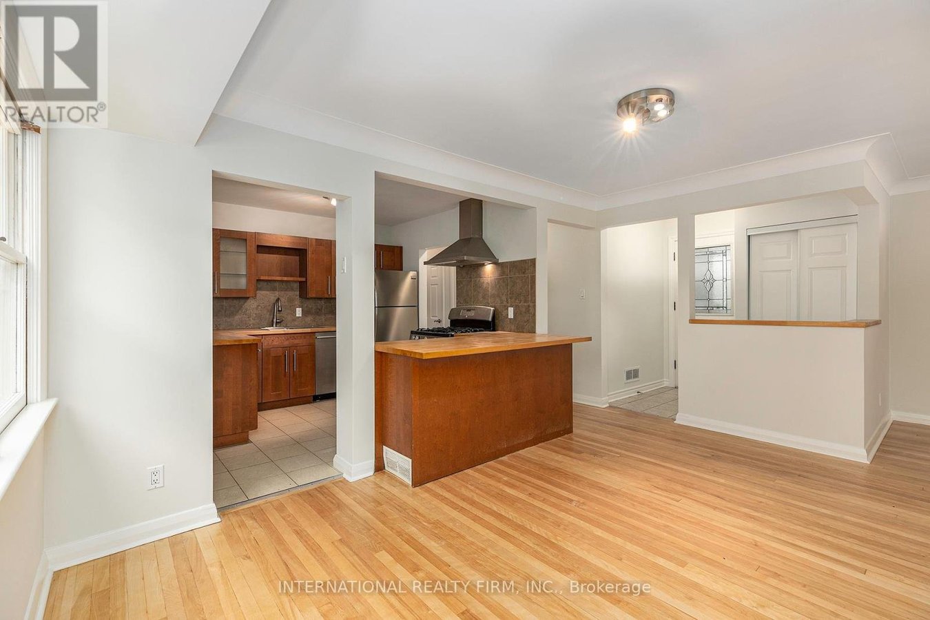 323 LANARK AVENUE N - Photo 11