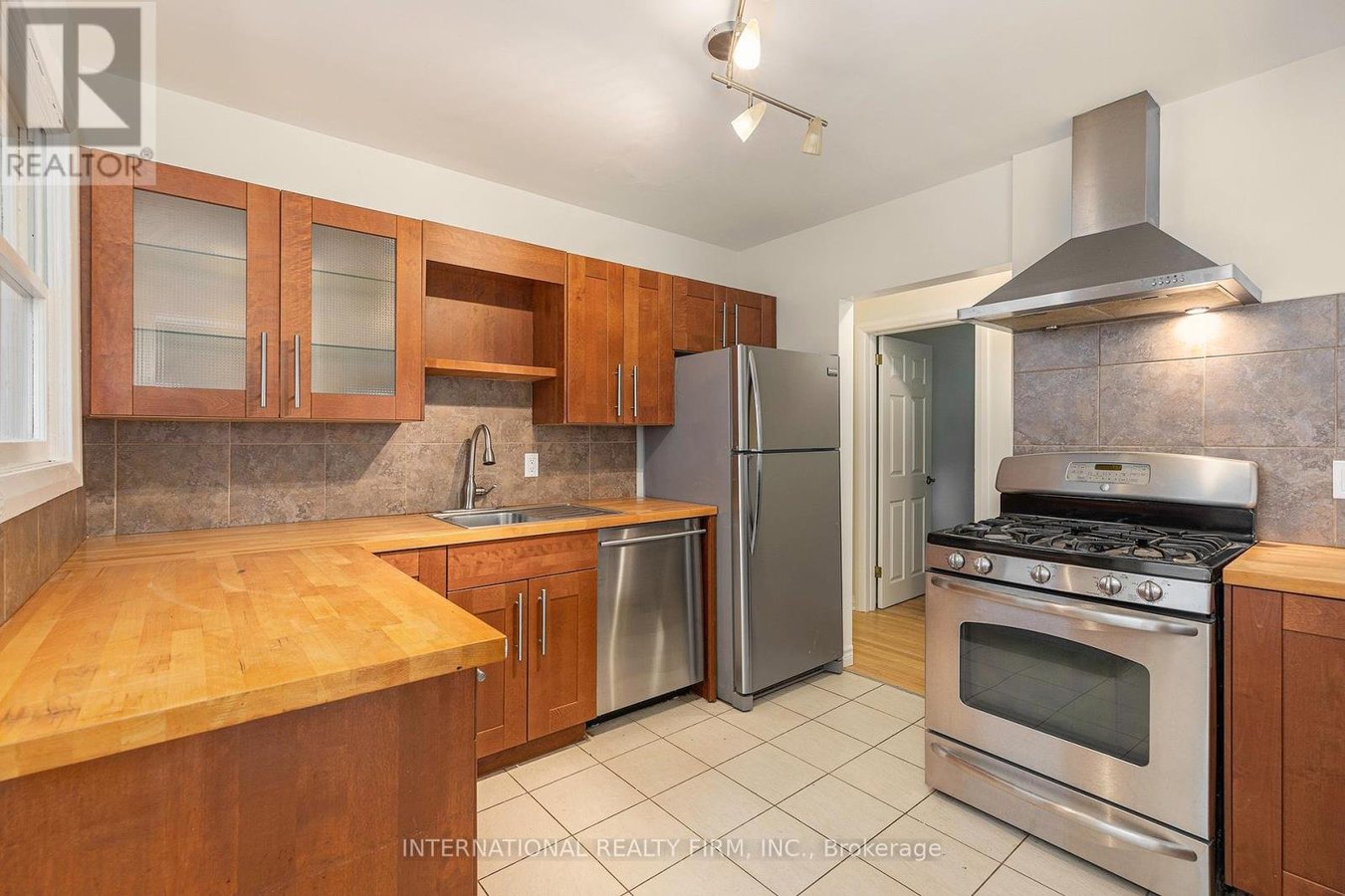 323 LANARK AVENUE N - Photo 12
