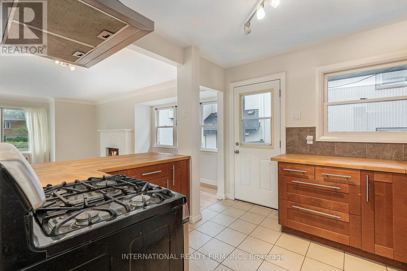 323 LANARK AVENUE N - Photo 13