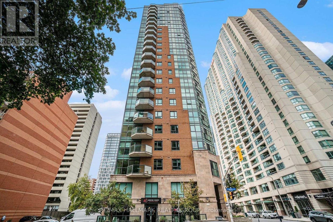 PH#4 - 445 LAURIER AVENUE W - Photo 1