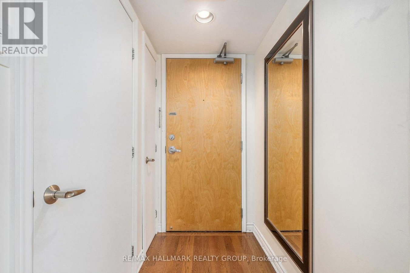 PH#4 - 445 LAURIER AVENUE W - Photo 5