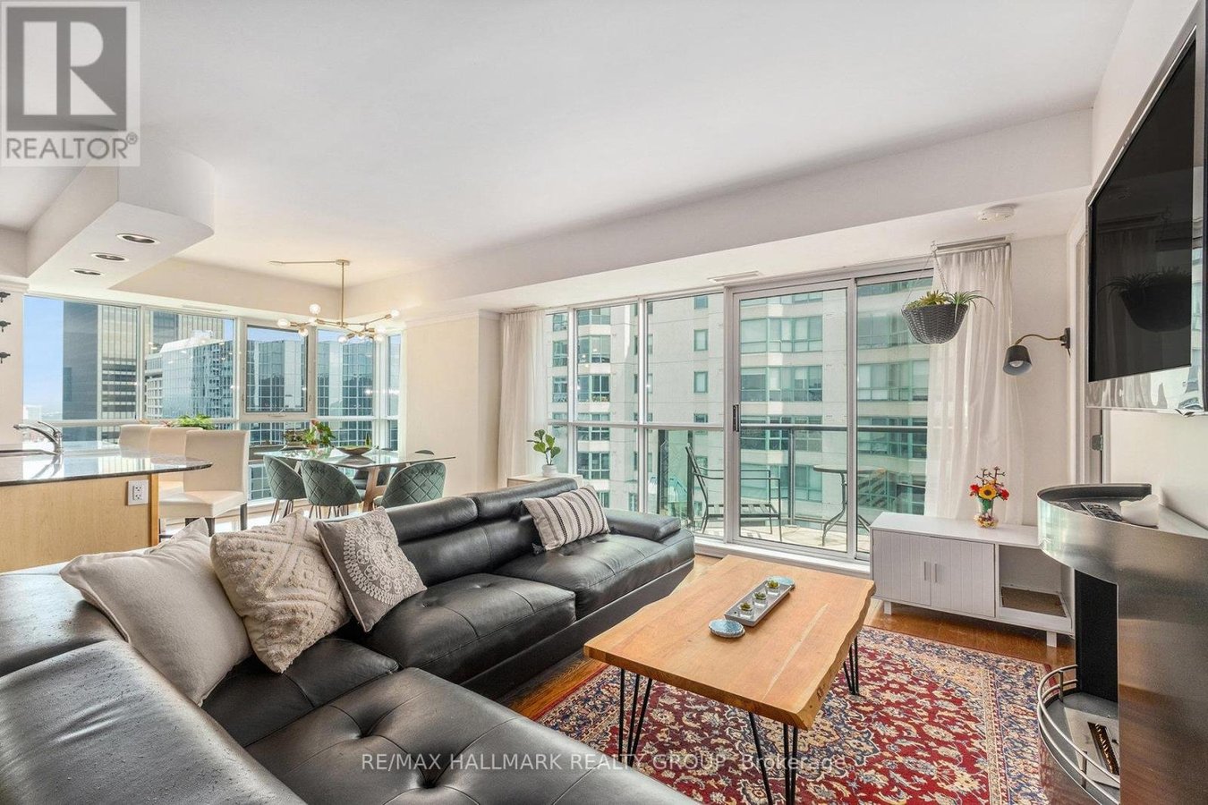 PH#4 - 445 LAURIER AVENUE W - Photo 6