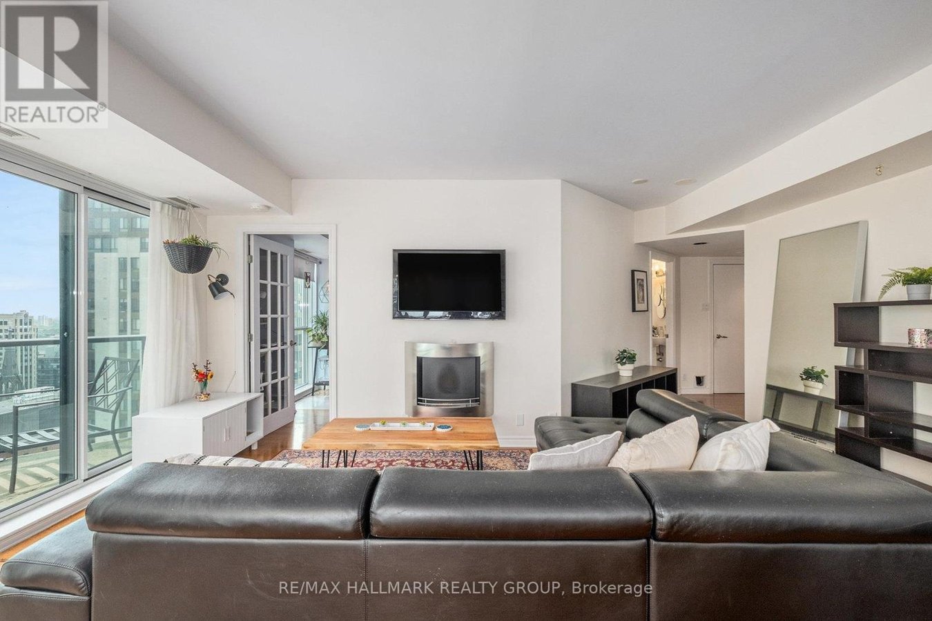 PH#4 - 445 LAURIER AVENUE W - Photo 10