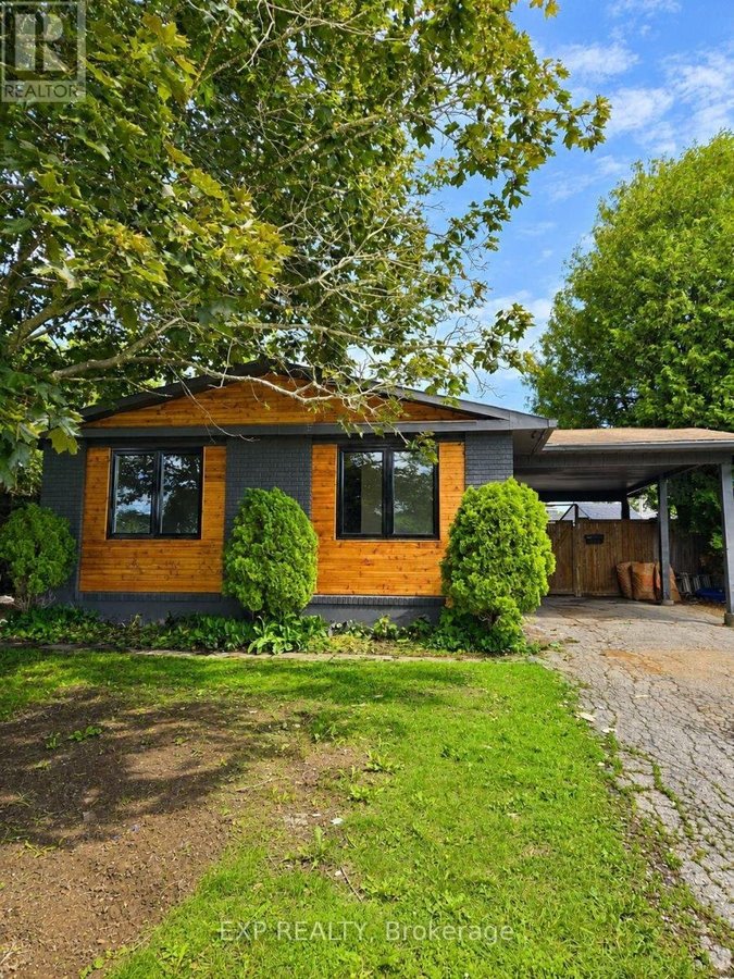 A - 428 HATFIELD CRESCENT - Photo 1