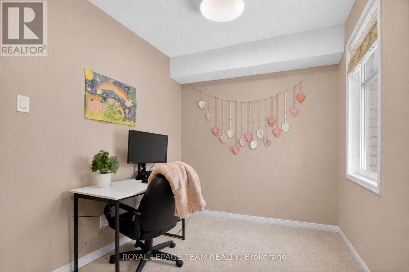 1 - 255 DEERCROFT AVENUE - Photo 4