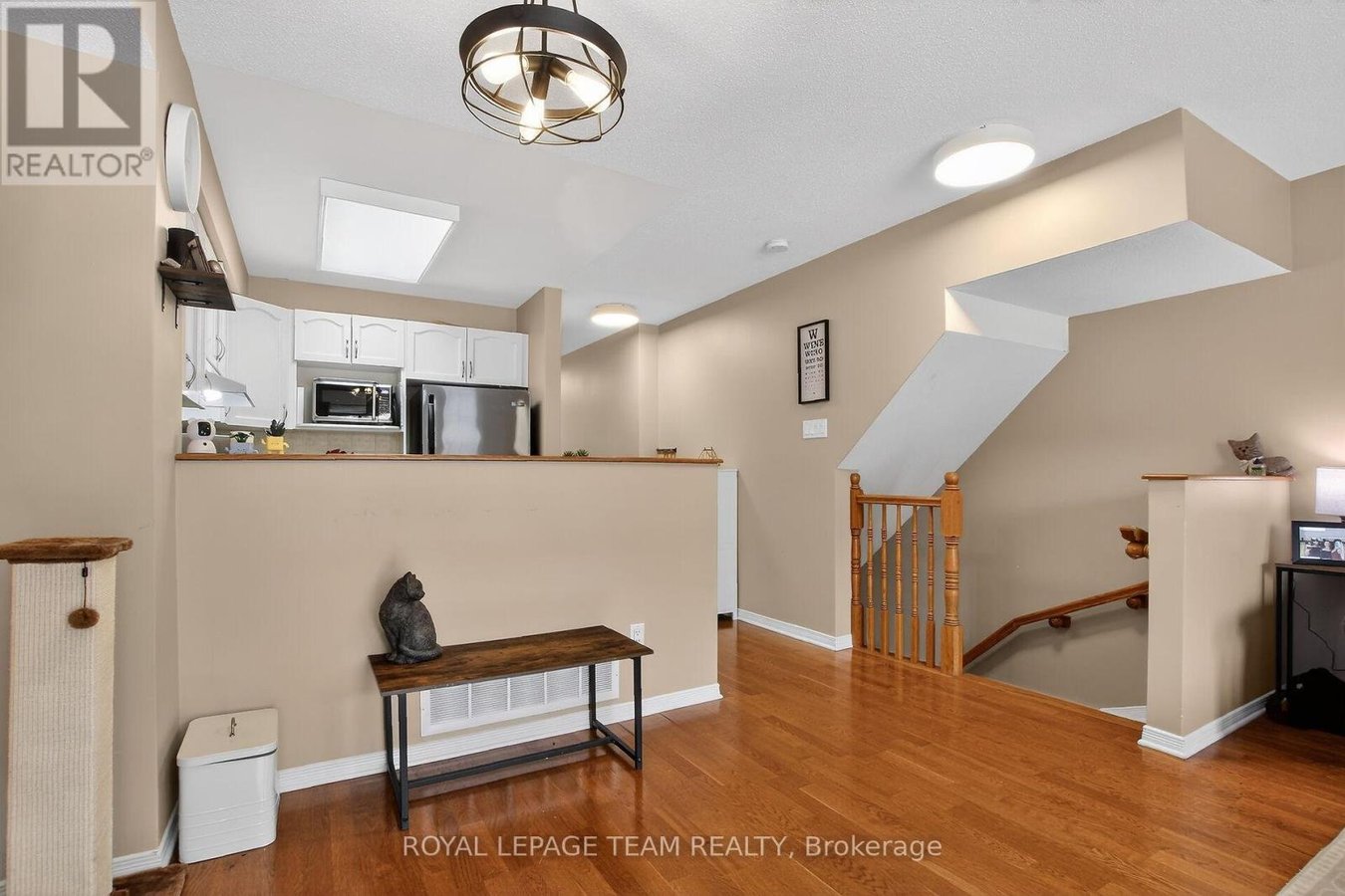 1 - 255 DEERCROFT AVENUE - Photo 8